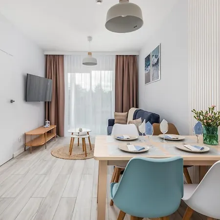 Perlowa Przystan Sztormowa By Renters アパート シャノジェンティ