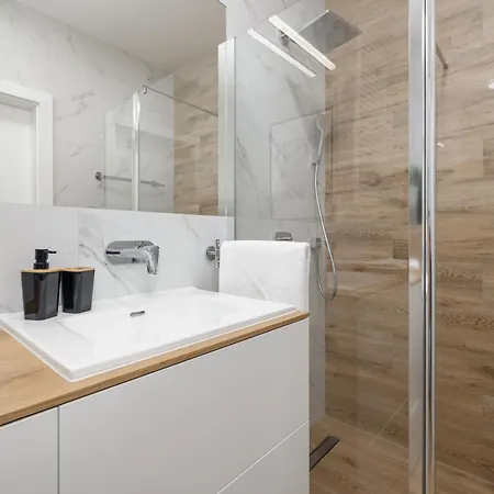 Perlowa Przystan Sztormowa By Renters アパート