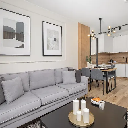 Perlowa Przystan Sztormowa By Renters アパート シャノジェンティ